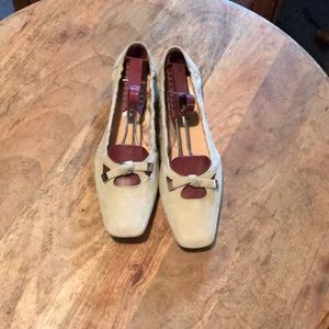 Tods light tan ballet flat